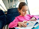 Petite fille dans le train