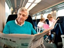 senior dans le train